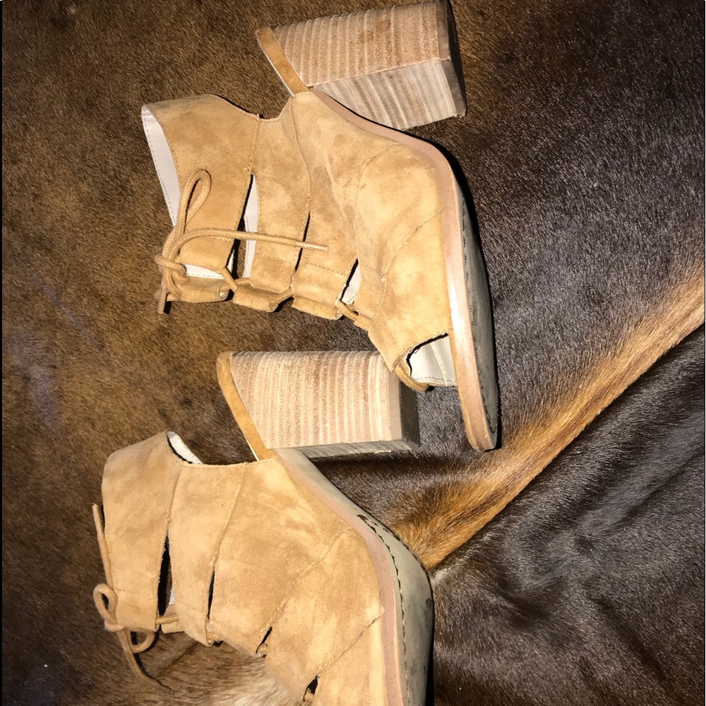 Hinge Nordstrom women’s wedge shoe